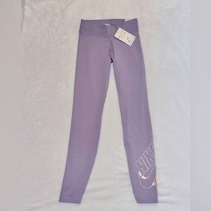 3. Nike athletic leggings